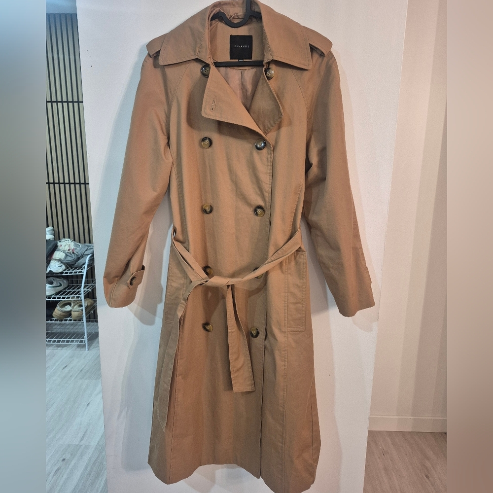 Dynamite Classic Double-Breasted Trench Coat in Tan